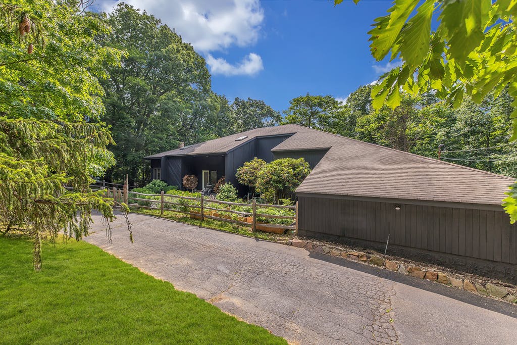 003-386610-007-7 Oakwood Dr W - VT50 - Gio2_10338597
